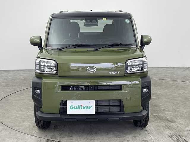 ダイハツ タフト G ターボ 兵庫県 2022(令4)年 2.3万km フォレストカーキメタリック 純正メモリナビ　Ｂｌｕｅｔｏｏｔｈオーディオ　ＵＳＢ　フルセグ　全方位カメラ　ＬＥＤヘッドライト　革巻きステアリング　ＥＴＣ　純正１５インチアルミ　ガラスルーフ　コーナーセンサー　シートヒーター