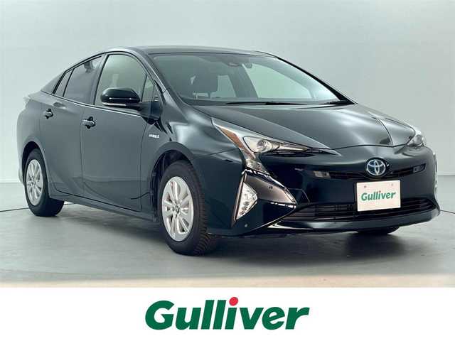 トヨタ プリウス S 福井県 2018(平30)年 6.7万km アティチュードブラックマイカ 純正ナビ　/Bluetooth/フルセグTV/Clazzio黒革調シートカバー/前方ドライブレコーダー/トヨタセーフティセンス　/アダプティブクルーズコントロール　/バックカメラ　/ビルトインETC /オートライト　/前後コーナーセンサー/純正フロアマット/純正フォグ/禁煙車
