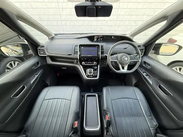 日産 セレナ e－パワー ハイウェイスター V 福岡県 2019(平31)年 5.7万km ダイヤモンドブラック 純正9型SDナビ(フルセグTV/CD/DVD/BT)アラウンドビューモニターフリップダウンモニタープロパイロットエマージェンシーブレーキコーナーセンサー両側パワスラドラレコETCデジタルインナーミラーシートヒーターハンドルヒーターUSBポートレザー調シートカバー純正LEDヘッドライト純正フロアマット純正15インチアルミホイール