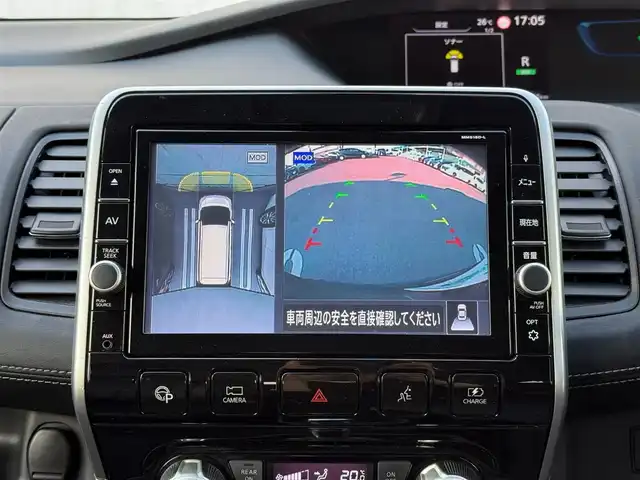 日産 セレナ e－パワー ハイウェイスター V 福岡県 2019(平31)年 5.7万km ダイヤモンドブラック 純正9型SDナビ(フルセグTV/CD/DVD/BT)アラウンドビューモニターフリップダウンモニタープロパイロットエマージェンシーブレーキコーナーセンサー両側パワスラドラレコETCデジタルインナーミラーシートヒーターハンドルヒーターUSBポートレザー調シートカバー純正LEDヘッドライト純正フロアマット純正15インチアルミホイール