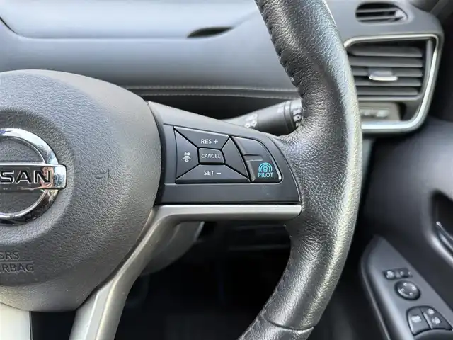 日産 セレナ e－パワー ハイウェイスター V 福岡県 2019(平31)年 5.7万km ダイヤモンドブラック 純正9型SDナビ(フルセグTV/CD/DVD/BT)アラウンドビューモニターフリップダウンモニタープロパイロットエマージェンシーブレーキコーナーセンサー両側パワスラドラレコETCデジタルインナーミラーシートヒーターハンドルヒーターUSBポートレザー調シートカバー純正LEDヘッドライト純正フロアマット純正15インチアルミホイール
