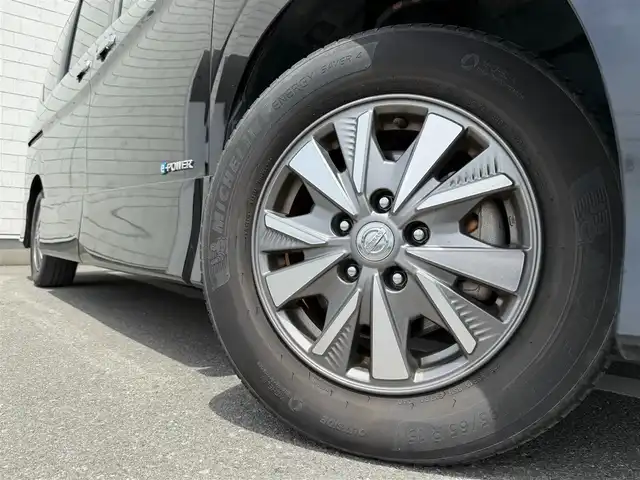日産 セレナ e－パワー ハイウェイスター V 福岡県 2019(平31)年 5.7万km ダイヤモンドブラック 純正9型SDナビ(フルセグTV/CD/DVD/BT)アラウンドビューモニターフリップダウンモニタープロパイロットエマージェンシーブレーキコーナーセンサー両側パワスラドラレコETCデジタルインナーミラーシートヒーターハンドルヒーターUSBポートレザー調シートカバー純正LEDヘッドライト純正フロアマット純正15インチアルミホイール