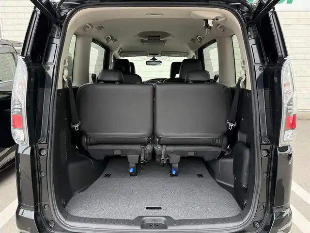 日産 セレナ e－パワー ハイウェイスター V 福岡県 2019(平31)年 5.7万km ダイヤモンドブラック 純正9型SDナビ(フルセグTV/CD/DVD/BT)アラウンドビューモニターフリップダウンモニタープロパイロットエマージェンシーブレーキコーナーセンサー両側パワスラドラレコETCデジタルインナーミラーシートヒーターハンドルヒーターUSBポートレザー調シートカバー純正LEDヘッドライト純正フロアマット純正15インチアルミホイール