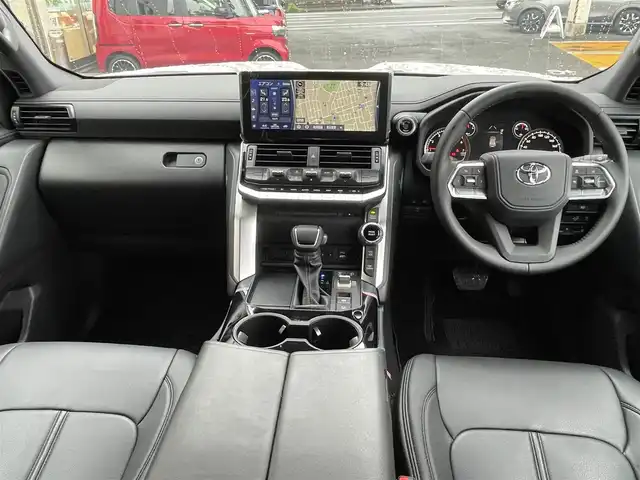 トヨタ ランドクルーザー AX 静岡県 2024(令6)年 0.3万km ホワイトパールクリスタルシャイン ワンオーナー/サンルーフ/純正ナビ/フルセグTV/DVD/CD/SD/BT/全方位カメラ/黒革調シートカバー/プリクラッシュセーフティ/レーンキープアシスト/オートハイビーム/レーダークルーズコントロール/ブラインドスポットモニター/クリアランスソナー/AC100V電源/ビルトインETC2.0/運転席パワーシート/LEDヘッドライト/LEDフォグライト/スマートキー×2/保証書/取扱説明書/ナビ取扱説明書