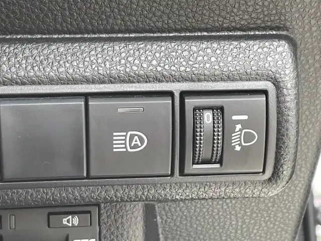 トヨタ カローラ スポーツ ハイブリッドG Z 滋賀県 2018(平30)年 2.8万km ホワイトパールクリスタルシャイン ＴＲＤエアロ/純正ナビ/Bluetooth/フルセグTV/USB/バックカメラ/ETC2.0/BSM/トヨタセーフティセンス/レーダークルーズコントロール/電動パーキング/ブレーキホールド/HUD/デジタルインナーミラー /ステアリングスイッチ/LEDヘッドライト/オートライト/フォグライト/スマートキー/プッシュスタート/純正アルミホイール