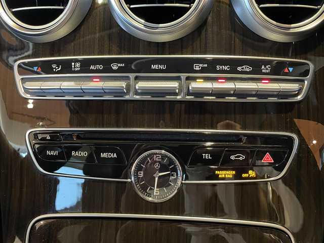 メルセデス・ベンツ Ｃ２００ 4マチックアバンギャルド 道央・札幌 2017(平29)年 6.1万km イリジウムシルバー メタリックペイント/レーダーセーフティパッケージ/　・ACC/　・PRE-SAFE/　・ブラインドスポットアシスト/　・レーンキープアシスト/　・リアCPA/　・BASプラス/純正HDDナビ/フルセグTV/CD/DVD/USB/Bluetooth/SD/バックカメラ/パークトロニック/LEDヘッドライト/ハーフレザーシート/電動フロントシート/シートヒーター