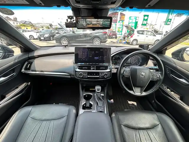 トヨタ クラウン ハイブリッド RS アドバンス 宮城県 2021(令3)年 2.9万km プレシャスブラックパール セーフティパッケージプラス/・デジタルインナーミラー/・パーキングサポートブレーキ＋リアカメラディテクション/・パノラミックビューモニター/リアコンフォートパッケージ/・リアオートエアコン/・後席パワーシート/・後席シートヒーター/・可動式ヘッドレスト（助手席）/アシストグリップ/・電動サンシェード（リア）/・手動サンシェード（リアドア）/・イージークローザー（全ドア）/・ボックス/スイッチ付アームレスト（後席中央）/ムーンルーフ/置くだけ充電/＝＝＝/Toyota Safety Sense/純正ナビ/【CD・DVD・SD・BT・USB・フルセグTV】/本革シート/シートヒーター・エアシート/パワーシート（メモリ付）/社外ドライブレコーダー/社外GPSレーダー/レーダークルーズコントロール/レーントレーシングアシスト/ヘッドアップディスプレイ/ブラインドスポットモニター/パーキングサポートブレーキ/リヤクロストラフィックアラート/ロードサインアシスト/電子パーキング/ブレーキホールド/LEDヘッドライト/LEDフォグ/スマートキー/ETC