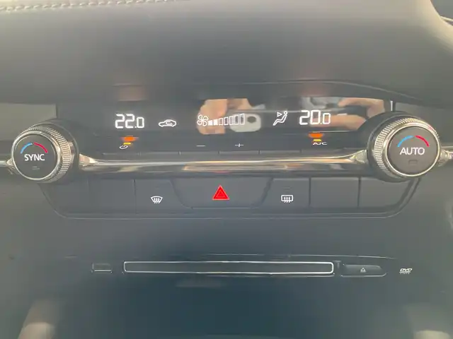 マツダ マツダ３ファストバック 15S ツーリング 埼玉県 2019(令1)年 2.6万km ソウルレッドクリスタルM スマートブレーキサポート　/純正メモリナビ/　　DVD/BT/ フルセグ　/バックカメラ　/レーダークルーズコントロール　/LEDオートライト　　/純正18インチアルミホイール　/ブラインドスポットモニター　/ヘッドアップディスプレイ/電子パーキング　/ETC