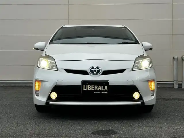 トヨタ プリウス S 鹿児島県 2014(平26)年 5.8万km ホワイトパールクリスタルシャイン DOPナビ　NSZT-W62G/AM/FM/CD/DVD/フルセグTV/BT/オートエアコン/電動格納ミラー/ETC/ステアリングスイッチ/走行モード/リアカメラ/バイキセノン/フォグライト/トノカバー