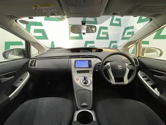 トヨタ プリウス S 鹿児島県 2014(平26)年 5.8万km ホワイトパールクリスタルシャイン 純正ナビ(NSZT-W62G)/(AM/FM/CD/DVD/フルセグTV/BT)/オートエアコン/電動格納ミラー/ETC/ステアリングスイッチ/バックカメラ/バイキセノン/フォグライト/トノカバー