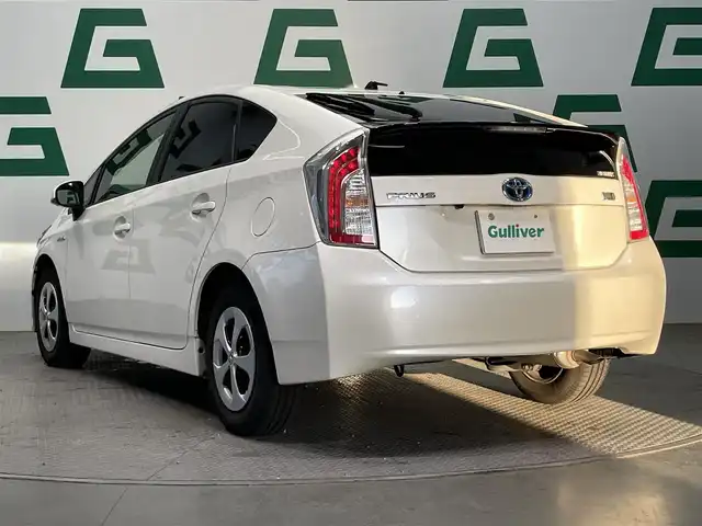 トヨタ プリウス S 鹿児島県 2014(平26)年 5.8万km ホワイトパールクリスタルシャイン 純正ナビ(NSZT-W62G)/(AM/FM/CD/DVD/フルセグTV/BT)/オートエアコン/電動格納ミラー/ETC/ステアリングスイッチ/バックカメラ/バイキセノン/フォグライト/トノカバー