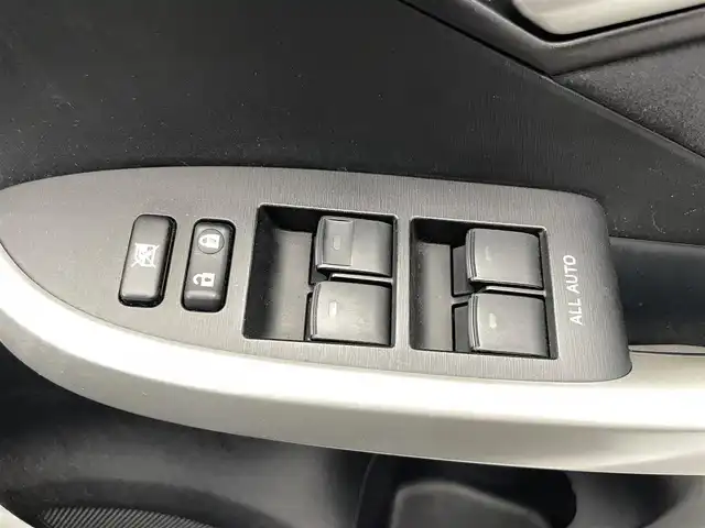 トヨタ プリウス S 鹿児島県 2014(平26)年 5.8万km ホワイトパールクリスタルシャイン 純正ナビ(NSZT-W62G)/(AM/FM/CD/DVD/フルセグTV/BT)/オートエアコン/電動格納ミラー/ETC/ステアリングスイッチ/バックカメラ/バイキセノン/フォグライト/トノカバー