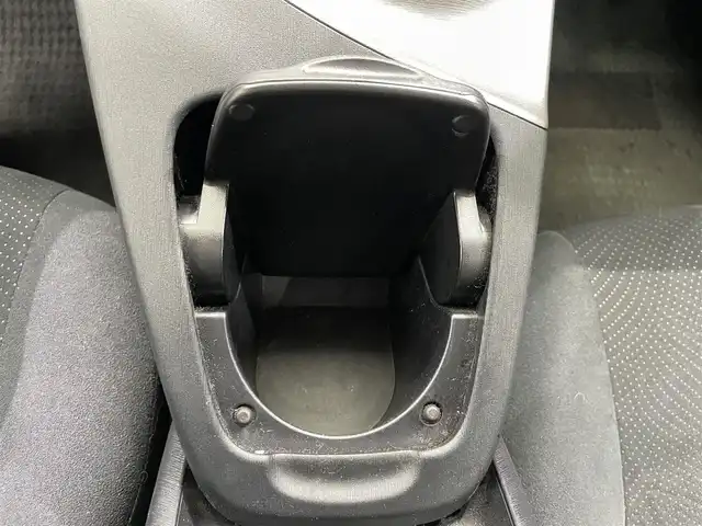 トヨタ プリウス S 鹿児島県 2014(平26)年 5.8万km ホワイトパールクリスタルシャイン 純正ナビ(NSZT-W62G)/(AM/FM/CD/DVD/フルセグTV/BT)/オートエアコン/電動格納ミラー/ETC/ステアリングスイッチ/バックカメラ/バイキセノン/フォグライト/トノカバー