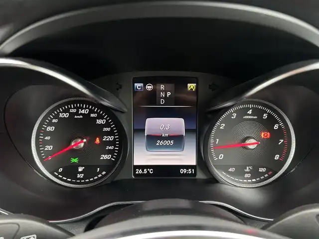 メルセデス・ベンツ ＧＬＣ２５０ 4マチックスポーツ 茨城県 2018(平30)年 2.6万km ダイヤモンドホワイト RSP/ＡＣＣ　/ＬＫＡ　/ＢＳＡ　/３６０度カメラ　/HUD/パークトロニック　/半革　/シートヒーター　/Ｍ付パワーシート　/パワーテールゲート　/ナビ　/１２セグ　/ＢＴ　/ＵＳＢ　/ＤＶＤ/CD　/ＥＴＣ2.0　/ルーフレール　/純正１９ｉｎＡＷ/禁煙車