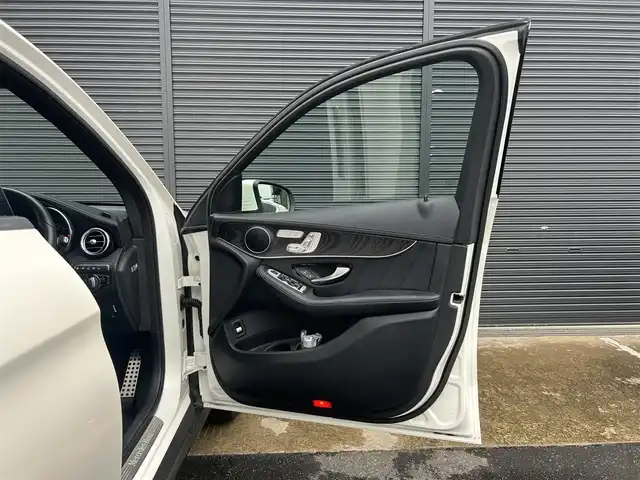 メルセデス・ベンツ ＧＬＣ２５０ 4マチックスポーツ 茨城県 2018(平30)年 2.6万km ダイヤモンドホワイト RSP/ＡＣＣ　/ＬＫＡ　/ＢＳＡ　/３６０度カメラ　/HUD/パークトロニック　/半革　/シートヒーター　/Ｍ付パワーシート　/パワーテールゲート　/ナビ　/１２セグ　/ＢＴ　/ＵＳＢ　/ＤＶＤ/CD　/ＥＴＣ2.0　/ルーフレール　/純正１９ｉｎＡＷ/禁煙車