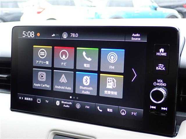 ホンダ ヴェゼル ハイブリッド e:HEV Z PLaYパッケージ 千葉県 2025(令7)年 0.1千km プレミアムサンライトホワイトパール 【登録済未使用車】/【プレミアムサンライトホワイトP/ブラック】/Honda CONNECTディスプレー（9インチ）/（ナビ/フルセグTV/USB/BT)/バックカメラ/ETC2.0/Honda SENSING/ハンズフリーパワーテールゲート/ワイヤレス充電器/ブラインドスポットインフォメーション/純正18インチAW/コンビシート（ファブリック/プライムスムース）/LEDシーケンシャルターンシグナルランプ/プッシュスタート/スマートキー/LEDヘッドライト/フォグランプ/LEDルームランプ/保証書/取扱説明書/