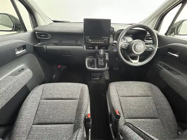 トヨタ シエンタ ハイブリッド Z 道央・札幌 2023(令5)年 2.9万km ホワイトパールクリスタルシャイン ・ワンオーナー/・４WD/・純正10.5型ディスプレイオーディオ/・コネクティッドナビ/・フルセグ/・パノラミックビューモニター/・純正ドライブレコーダー/・ビルトインETC/・AC100V/1500W/・トヨタセーフティセンス/・レーダークルーズコントロール/・クリアランスソナー/・オートハイビーム/・PCS/・PDA/・PCTA/・PKSB/・RSA/・BSM/・両側パワースライドドア/・LEDヘッドライト/・フォグライト/・オートライト/・プッシュスタート/・スマートキー/・純正フロアマット