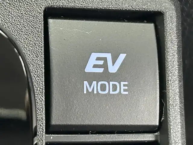 トヨタ シエンタ ハイブリッド Z 道央・札幌 2023(令5)年 2.9万km ホワイトパールクリスタルシャイン ・ワンオーナー/・４WD/・純正10.5型ディスプレイオーディオ/・コネクティッドナビ/・フルセグ/・パノラミックビューモニター/・純正ドライブレコーダー/・ビルトインETC/・AC100V/1500W/・トヨタセーフティセンス/・レーダークルーズコントロール/・クリアランスソナー/・オートハイビーム/・PCS/・PDA/・PCTA/・PKSB/・RSA/・BSM/・両側パワースライドドア/・LEDヘッドライト/・フォグライト/・オートライト/・プッシュスタート/・スマートキー/・純正フロアマット