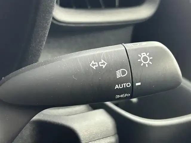 トヨタ シエンタ ハイブリッド Z 道央・札幌 2023(令5)年 2.9万km ホワイトパールクリスタルシャイン ・ワンオーナー/・４WD/・純正10.5型ディスプレイオーディオ/・コネクティッドナビ/・フルセグ/・パノラミックビューモニター/・純正ドライブレコーダー/・ビルトインETC/・AC100V/1500W/・トヨタセーフティセンス/・レーダークルーズコントロール/・クリアランスソナー/・オートハイビーム/・PCS/・PDA/・PCTA/・PKSB/・RSA/・BSM/・両側パワースライドドア/・LEDヘッドライト/・フォグライト/・オートライト/・プッシュスタート/・スマートキー/・純正フロアマット