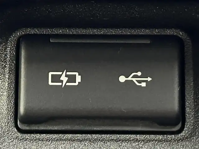 トヨタ シエンタ ハイブリッド Z 道央・札幌 2023(令5)年 2.9万km ホワイトパールクリスタルシャイン ・ワンオーナー/・４WD/・純正10.5型ディスプレイオーディオ/・コネクティッドナビ/・フルセグ/・パノラミックビューモニター/・純正ドライブレコーダー/・ビルトインETC/・AC100V/1500W/・トヨタセーフティセンス/・レーダークルーズコントロール/・クリアランスソナー/・オートハイビーム/・PCS/・PDA/・PCTA/・PKSB/・RSA/・BSM/・両側パワースライドドア/・LEDヘッドライト/・フォグライト/・オートライト/・プッシュスタート/・スマートキー/・純正フロアマット