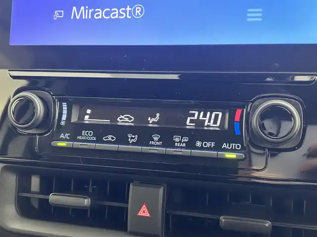 トヨタ シエンタ ハイブリッド Z 道央・札幌 2023(令5)年 2.9万km ホワイトパールクリスタルシャイン ・ワンオーナー/・４WD/・純正10.5型ディスプレイオーディオ/・コネクティッドナビ/・フルセグ/・パノラミックビューモニター/・純正ドライブレコーダー/・ビルトインETC/・AC100V/1500W/・トヨタセーフティセンス/・レーダークルーズコントロール/・クリアランスソナー/・オートハイビーム/・PCS/・PDA/・PCTA/・PKSB/・RSA/・BSM/・両側パワースライドドア/・LEDヘッドライト/・フォグライト/・オートライト/・プッシュスタート/・スマートキー/・純正フロアマット