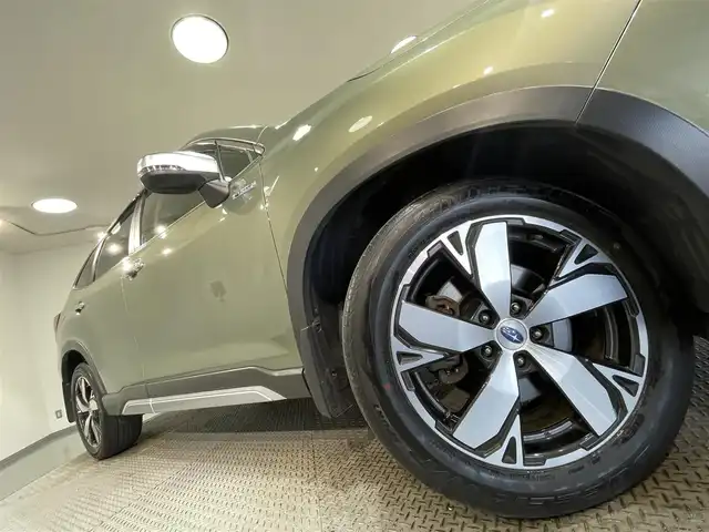 スバル フォレスター ハイブリッド アドバンス 愛知県 2021(令3)年 5.5万km ジャスパーグリーンM 純正8インチナビ/ダイアトーンサウンド/ドライバーモニタリング/視界拡張/ルーフレール/デジタルミラー/衝突軽減ブレーキ/レーダークルーズコントロール/シートヒーター/LEDヘッドライト/ETC/バックカメラ/ドライブレコーダー/ブラインドスポットモニター/ステアリングヒーター/パワーシート/フルセグTV/Bluetooth/コーナーセンサー/レーンキープアシスト/オートハイビーム/Carplay/プッシュスタート/スマートキー/純正ラバーマット/純正アルミホイール/オートライト/禁煙車/サイドビューカメラ/SIドライブモード/4WD/パドルシフト/電動格納ミラー/ウィンカーミラー/フォグランプ/ステアリング連動ヘッドランプ/電動パーキングブレーキ/オートブレーキホールド/Xモード