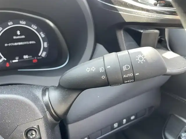トヨタ ハリアー Z 滋賀県 2023(令5)年 3.3万km プラチナホワイトパールマイカ １２．３インチ純正ナビ/（フルセグTV/Bluetooth/USB/HDMI/Miracast）/Ｆ．Ｓ．Ｂカメラ前後ソナー/運転席パワーシート/ＪＢＬプレミアムサウンド/デジタルインナーミラー/追従型クルーズコントロール/パワーリアゲート/電動パーキングブレーキ/オートハイビーム/MTモード付AT/ハーフレザーシート/ＨＵＤ/ビルトインＥＴＣ