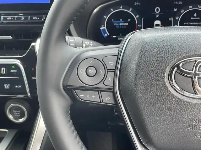 トヨタ ハリアー Z 滋賀県 2023(令5)年 3.3万km プラチナホワイトパールマイカ １２．３インチ純正ナビ/（フルセグTV/Bluetooth/USB/HDMI/Miracast）/Ｆ．Ｓ．Ｂカメラ前後ソナー/運転席パワーシート/ＪＢＬプレミアムサウンド/デジタルインナーミラー/追従型クルーズコントロール/パワーリアゲート/電動パーキングブレーキ/オートハイビーム/MTモード付AT/ハーフレザーシート/ＨＵＤ/ビルトインＥＴＣ