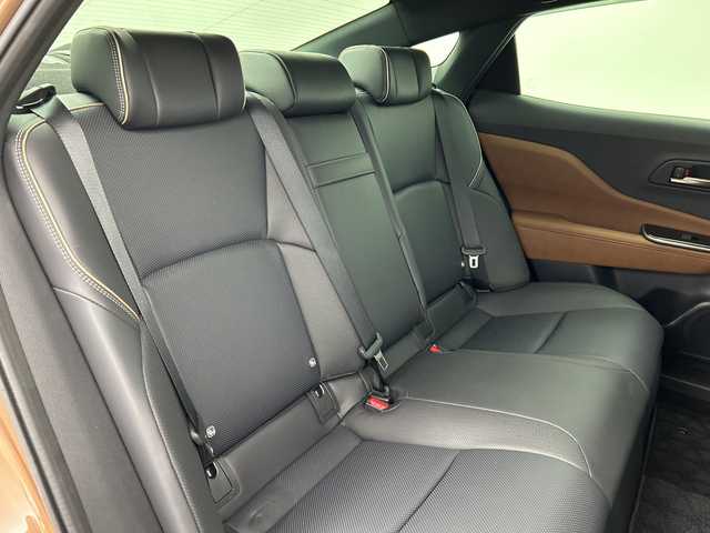 トヨタ クラウン クロスオーバー Z 三重県 2024(令6)年 1.2万km 茶Ｍ /禁煙車//純正ナビ/　フルセグTV/Bluetooth/Applecarplay//全方位カメラ//全席イージークローザー//デジタルインナーミラー//置くだけ充電//パワーイージーアクセスシステム//メモリーシート//前席シートヒーター//前席ベンチレーション//ハンドルヒーター//HUD//BSM//レーダークルーズコントロール//ドアバイザー//純正アルミホイール//ETC2.0//前席パワーシート//プッシュスタート//スマートキー//スペアキー//100V充電