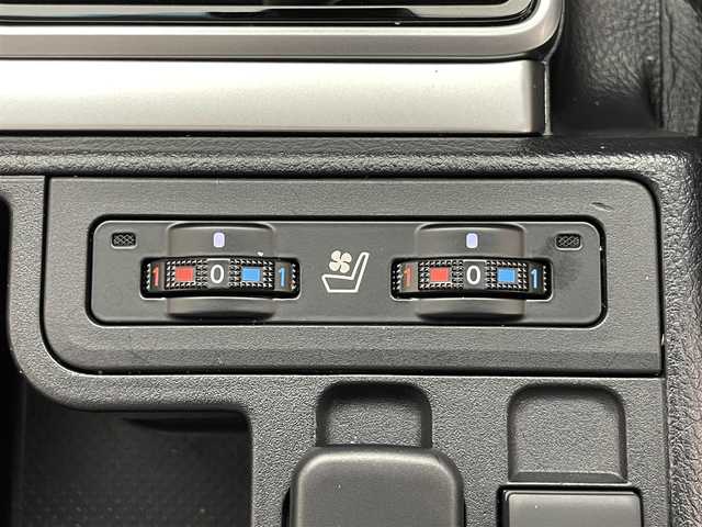 トヨタ ランドクルーザー プラド TX Lパッケージ マットブラED 愛知県 2023(令5)年 1.1万km ブラック 純正９型ＤＡナビ　ムーンルーフ　全方位カメラ　黒革　禁煙　ＥＴＣ２．０　ベンチレーション　シートヒーター　セーフティセンス　衝突軽減　ＢＳＭ　追従クルコン　ＬＥＤオートライト　ルーフレール　電動シート　ヘッドライトウォッシャー　フォグランプ　コーナーセンサー　