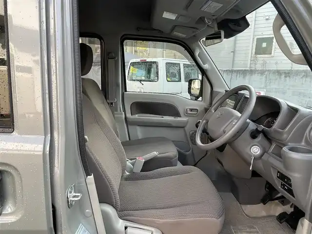 スズキ エブリイ JOIN 宮城県 2024(令6)年 0.9万km モスグレーメタリック 切り替え４ＷＤ　/純正ディスプレイオーディオ　/（FM/AM、Bluetooth、USB）/バックカメラ　/追突軽減システム/レーンアシスト/コーナーセンサー　/オートライト/フォグランプ　/ワンオーナー/保証書/取扱説明書/D席シートヒーター/電動格納ミラー/純正フロアマット/ヘッドライトレベライザー/リモコンキー
