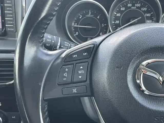 マツダ アテンザ ワゴン XD 宮崎県 2014(平26)年 7.9万km スノーフレイクホワイトパールマイカ 純正ナビ（GA9K3）/（DVD再生有り）/純正アルミホイール/純正フロアマット/クルーズコントロール/バックカメラ/ルーフレール/純正LEDヘッドライト/MTモード付AT/スマートキー/パワーステアリング/パワーウィンドウ/ABS/ETC/フルセグ/コーナーセンサー