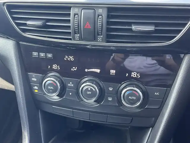 マツダ アテンザ ワゴン XD 宮崎県 2014(平26)年 7.9万km スノーフレイクホワイトパールマイカ 純正ナビ（GA9K3）/（DVD再生有り）/純正アルミホイール/純正フロアマット/クルーズコントロール/バックカメラ/ルーフレール/純正LEDヘッドライト/MTモード付AT/スマートキー/パワーステアリング/パワーウィンドウ/ABS/ETC/フルセグ/コーナーセンサー