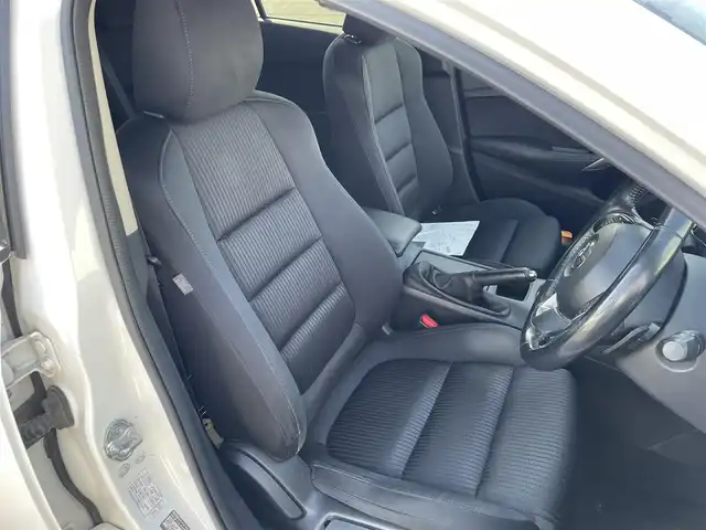 マツダ アテンザ ワゴン XD 宮崎県 2014(平26)年 7.9万km スノーフレイクホワイトパールマイカ 純正ナビ（GA9K3）/（DVD再生有り）/純正アルミホイール/純正フロアマット/クルーズコントロール/バックカメラ/ルーフレール/純正LEDヘッドライト/MTモード付AT/スマートキー/パワーステアリング/パワーウィンドウ/ABS/ETC/フルセグ/コーナーセンサー