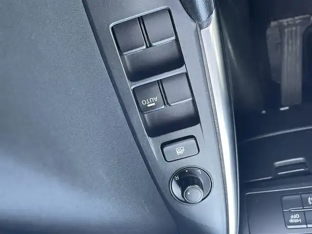 マツダ アテンザ ワゴン XD 宮崎県 2014(平26)年 7.9万km スノーフレイクホワイトパールマイカ 純正ナビ（GA9K3）/（DVD再生有り）/純正アルミホイール/純正フロアマット/クルーズコントロール/バックカメラ/ルーフレール/純正LEDヘッドライト/MTモード付AT/スマートキー/パワーステアリング/パワーウィンドウ/ABS/ETC/フルセグ/コーナーセンサー