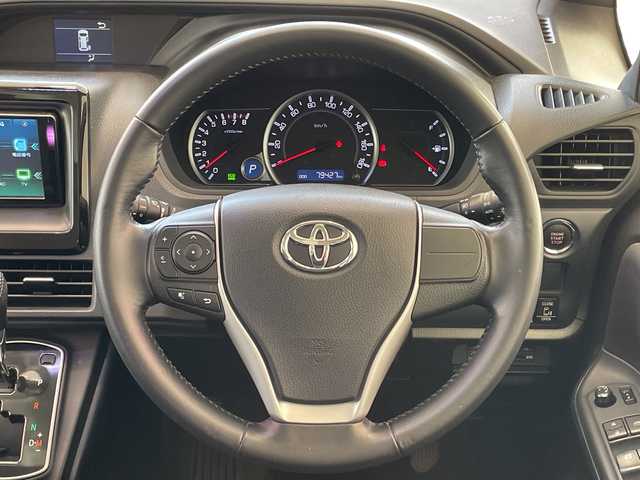 トヨタ ヴォクシー ZS 埼玉県 2014(平26)年 8万km ホワイトパールクリスタルシャイン 純正メモリナビ/　　BT/フルセグ/バックカメラ/両側パワースライドドア/LEDオートライト/純正16インチアルミホイール/アイドリングストップ/ステアリングスイッチ/スマートキー2本/ETC