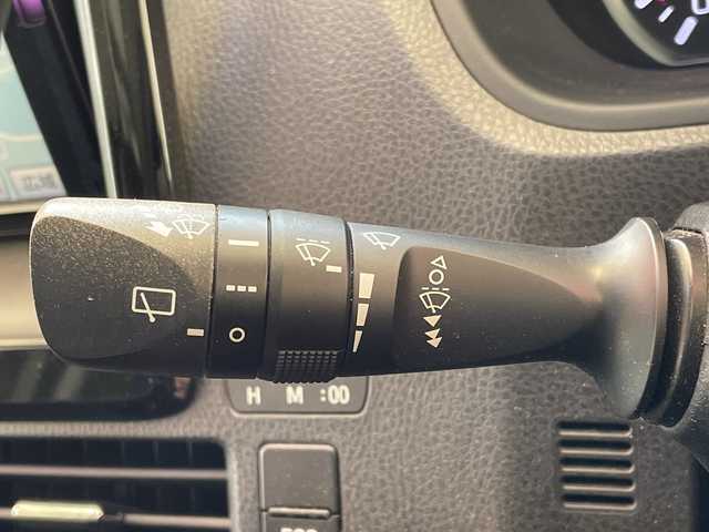 トヨタ ヴォクシー ZS 埼玉県 2014(平26)年 8万km ホワイトパールクリスタルシャイン 純正メモリナビ/　　BT/フルセグ/バックカメラ/両側パワースライドドア/LEDオートライト/純正16インチアルミホイール/アイドリングストップ/ステアリングスイッチ/スマートキー2本/ETC