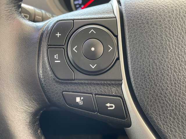 トヨタ ヴォクシー ZS 埼玉県 2014(平26)年 8万km ホワイトパールクリスタルシャイン 純正メモリナビ/　　BT/フルセグ/バックカメラ/両側パワースライドドア/LEDオートライト/純正16インチアルミホイール/アイドリングストップ/ステアリングスイッチ/スマートキー2本/ETC