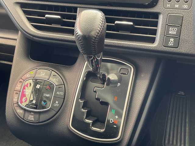 トヨタ ヴォクシー ZS 埼玉県 2014(平26)年 8万km ホワイトパールクリスタルシャイン 純正メモリナビ/　　BT/フルセグ/バックカメラ/両側パワースライドドア/LEDオートライト/純正16インチアルミホイール/アイドリングストップ/ステアリングスイッチ/スマートキー2本/ETC