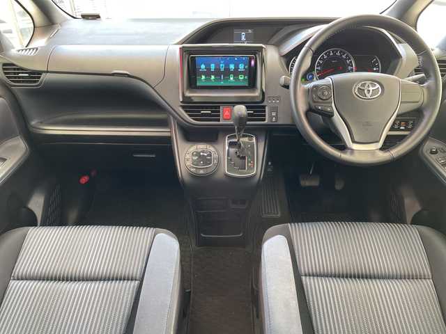 トヨタ ヴォクシー ZS 埼玉県 2014(平26)年 8万km ホワイトパールクリスタルシャイン 純正メモリナビ/　　BT/フルセグ/バックカメラ/両側パワースライドドア/LEDオートライト/純正16インチアルミホイール/アイドリングストップ/ステアリングスイッチ/スマートキー2本/ETC