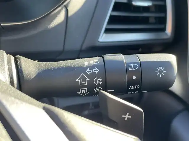 スバル インプレッサ スポーツ 2．0i－L アイサイト 青森県 2019(令1)年 1.8万km クリスタルホワイトP ワンオーナー/純正8インチメモリナビ【NR-MZ300-BIN-4】/(AM/FM/CD/DVD/MusicFolder/iPod/Bluetooth/フルセグTV)/バック/サイド/アイサイト/・プリクラッシュブレーキ/・全車速追従機能付クルーズコントロール/・定速クルーズコントロール/・アクティブレーンキープ/・AT誤発進/誤後進抑制制御/後側方警戒支援システム/横滑り防止/オートビークルホールド/電動パーキングブレーキ/社外18インチアルミホイール/Panasonic前方ドライブレコーダー【CA-DR03TDFA】/革巻きステアリング/パドルシフト/ステアリングスイッチ/シートメモリー(D)/パワーシート(D/N)/純正フロアマット/USB端子/アクセサリーソケット/スペアキー×1/エンジンスターター/保証書/取扱説明書/ナビ取扱説明書