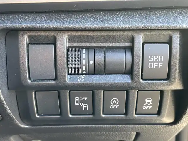 スバル インプレッサ スポーツ 2．0i－L アイサイト 青森県 2019(令1)年 1.8万km クリスタルホワイトP ワンオーナー/純正8インチメモリナビ【NR-MZ300-BIN-4】/(AM/FM/CD/DVD/MusicFolder/iPod/Bluetooth/フルセグTV)/バック/サイド/アイサイト/・プリクラッシュブレーキ/・全車速追従機能付クルーズコントロール/・定速クルーズコントロール/・アクティブレーンキープ/・AT誤発進/誤後進抑制制御/後側方警戒支援システム/横滑り防止/オートビークルホールド/電動パーキングブレーキ/社外18インチアルミホイール/Panasonic前方ドライブレコーダー【CA-DR03TDFA】/革巻きステアリング/パドルシフト/ステアリングスイッチ/シートメモリー(D)/パワーシート(D/N)/純正フロアマット/USB端子/アクセサリーソケット/スペアキー×1/エンジンスターター/保証書/取扱説明書/ナビ取扱説明書