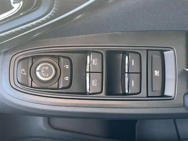 スバル インプレッサ スポーツ 2．0i－L アイサイト 青森県 2019(令1)年 1.8万km クリスタルホワイトP ワンオーナー/純正8インチメモリナビ【NR-MZ300-BIN-4】/(AM/FM/CD/DVD/MusicFolder/iPod/Bluetooth/フルセグTV)/バック/サイド/アイサイト/・プリクラッシュブレーキ/・全車速追従機能付クルーズコントロール/・定速クルーズコントロール/・アクティブレーンキープ/・AT誤発進/誤後進抑制制御/後側方警戒支援システム/横滑り防止/オートビークルホールド/電動パーキングブレーキ/社外18インチアルミホイール/Panasonic前方ドライブレコーダー【CA-DR03TDFA】/革巻きステアリング/パドルシフト/ステアリングスイッチ/シートメモリー(D)/パワーシート(D/N)/純正フロアマット/USB端子/アクセサリーソケット/スペアキー×1/エンジンスターター/保証書/取扱説明書/ナビ取扱説明書