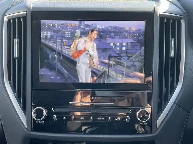 スバル インプレッサ スポーツ 2．0i－L アイサイト 青森県 2019(令1)年 1.8万km クリスタルホワイトP ワンオーナー/純正8インチメモリナビ【NR-MZ300-BIN-4】/(AM/FM/CD/DVD/MusicFolder/iPod/Bluetooth/フルセグTV)/バック/サイド/アイサイト/・プリクラッシュブレーキ/・全車速追従機能付クルーズコントロール/・定速クルーズコントロール/・アクティブレーンキープ/・AT誤発進/誤後進抑制制御/後側方警戒支援システム/横滑り防止/オートビークルホールド/電動パーキングブレーキ/社外18インチアルミホイール/Panasonic前方ドライブレコーダー【CA-DR03TDFA】/革巻きステアリング/パドルシフト/ステアリングスイッチ/シートメモリー(D)/パワーシート(D/N)/純正フロアマット/USB端子/アクセサリーソケット/スペアキー×1/エンジンスターター/保証書/取扱説明書/ナビ取扱説明書