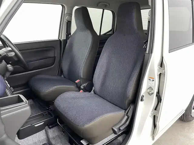 スズキ アルト ハイブリッドS 福島県 2024(令6)年 0.3万km ソフトベージュメタリック スズキセーフティサポート/・デュアルセンサーブレーキサポート/・車線逸脱警報/・誤発進抑制機能/・後退時ブレーキサポート/・オートハイビーム/・先行車発進お知らせ機能/・ふらつき警報/・コーナーセンサー/純正ディスプレイオーディオ/ナビ機能なし/・BT.USB.アップルカープレイ.アンドロイドオート/バックカメラ/LEDヘッドライト/シートヒーター（D）/純正フロアマット/オートライト/純正フロアマット