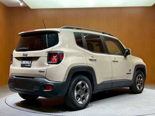 クライスラー・ジープ ジープ レネゲード ロンジチュード 千葉県 2016(平28)年 5.2万km ベージュ ビーツオーディオ　/クルーズコントロール　/レーンキープアシスト/KENWOODナビ　/フルセグTV /バックカメラ　/Bluetooth　/純正アルミホイール　/ETC