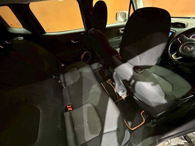 クライスラー・ジープ ジープ レネゲード ロンジチュード 千葉県 2016(平28)年 5.2万km ベージュ ビーツオーディオ　/クルーズコントロール　/レーンキープアシスト/KENWOODナビ　/フルセグTV /バックカメラ　/Bluetooth　/純正アルミホイール　/ETC