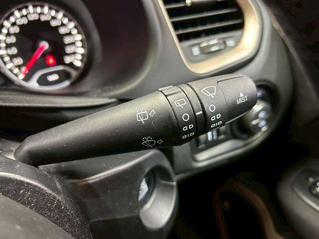 クライスラー・ジープ ジープ レネゲード ロンジチュード 千葉県 2016(平28)年 5.2万km ベージュ ビーツオーディオ　/クルーズコントロール　/レーンキープアシスト/KENWOODナビ　/フルセグTV /バックカメラ　/Bluetooth　/純正アルミホイール　/ETC