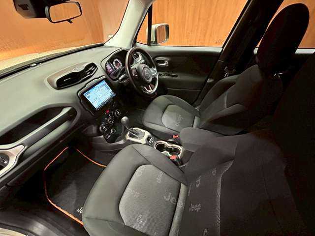 クライスラー・ジープ ジープ レネゲード ロンジチュード 千葉県 2016(平28)年 5.2万km ベージュ ビーツオーディオ　/クルーズコントロール　/レーンキープアシスト/KENWOODナビ　/フルセグTV /バックカメラ　/Bluetooth　/純正アルミホイール　/ETC