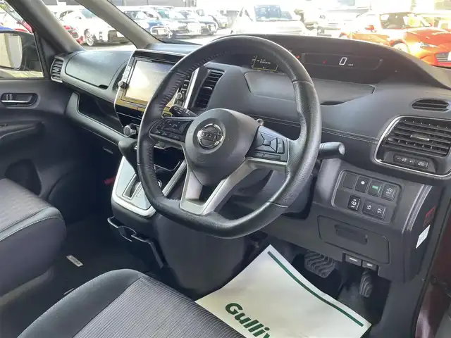 日産 セレナ ハイウェイスター Vセレクション 和歌山県 2018(平30)年 10.2万km マルーンレッド 2トーン 純正ナビ（MM517D-L)/（AM/FM/CD/DVD/SD/フルセグTV/Bluetooth/AUX）/ワンオーナー/両側パワースライドドア/全周囲カメラ/バックカメラ/クリアランスソナー/クルーズコントロール（追従なし）/デュアルバックドア/パーキングアシスト/前方ドライブレコーダー/アイドリングストップ/純正サンバイザー/２．３列目USBポート×２/2トーンカラー/保証書/取扱説明書